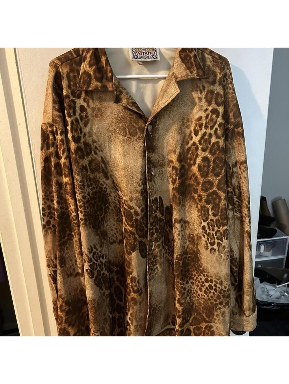 Vintage Paitano brown leopard print women’s button up shirt in XL